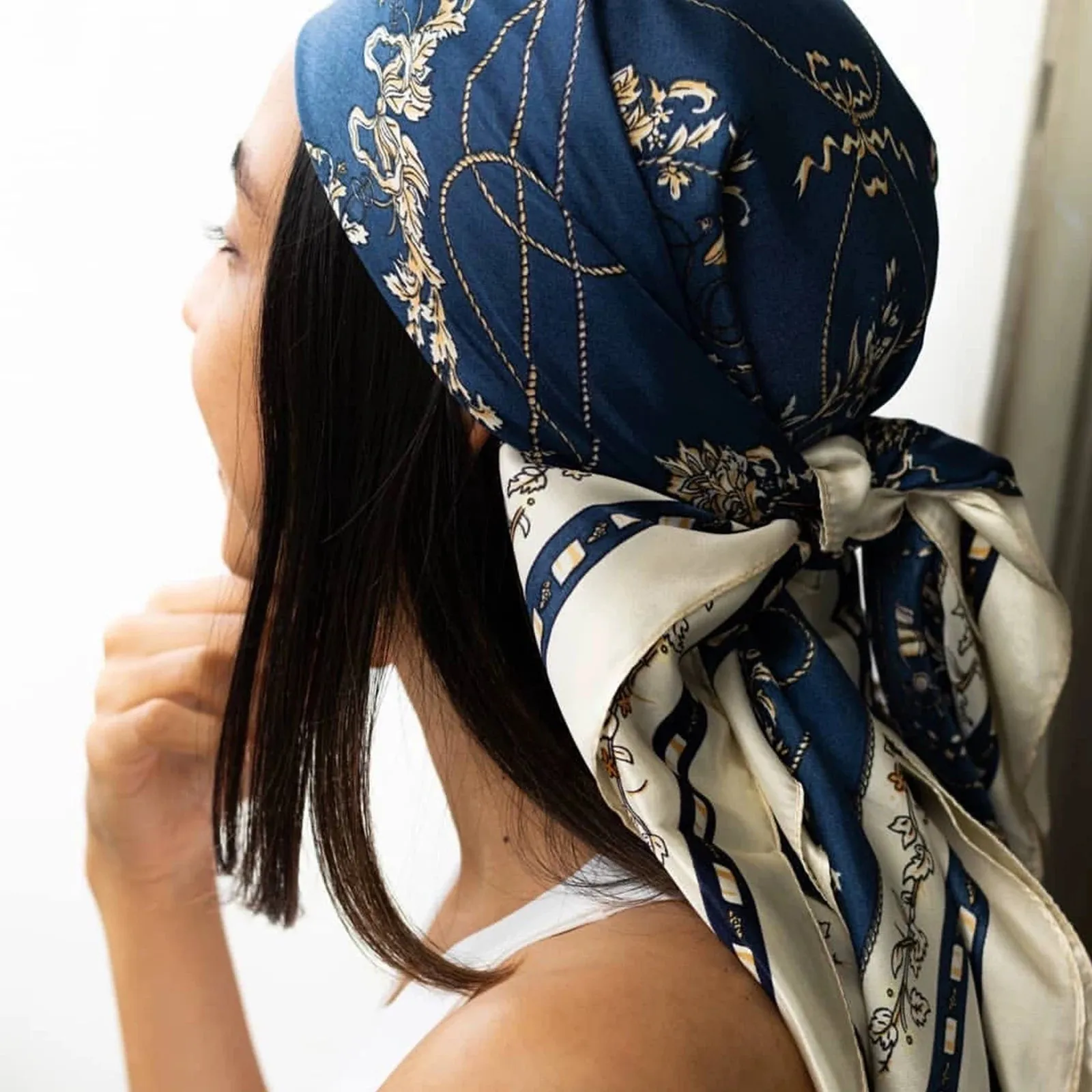 90*90CM Shawls Fashion Beach Sunscreen Silk Scarves 2023 Europe And America Kerchief Popular Print Square Bandannas